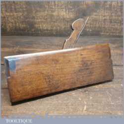 T22445 – Antique 19th century Crow (1859-1890) 1/8” tongue beechwood moulding plane in good used condition