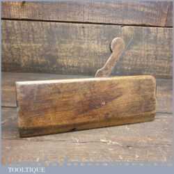 T22469 - Antique 18th century B. Frogatt (1765-1790) ¼” round beechwood moulding plane in good used condition