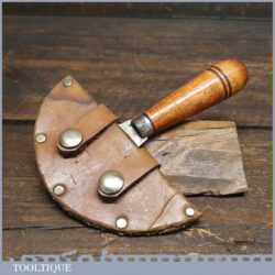 Vintage C. S. Osborne & Co. USA Leatherworking Oval Head Knife In Leather Case