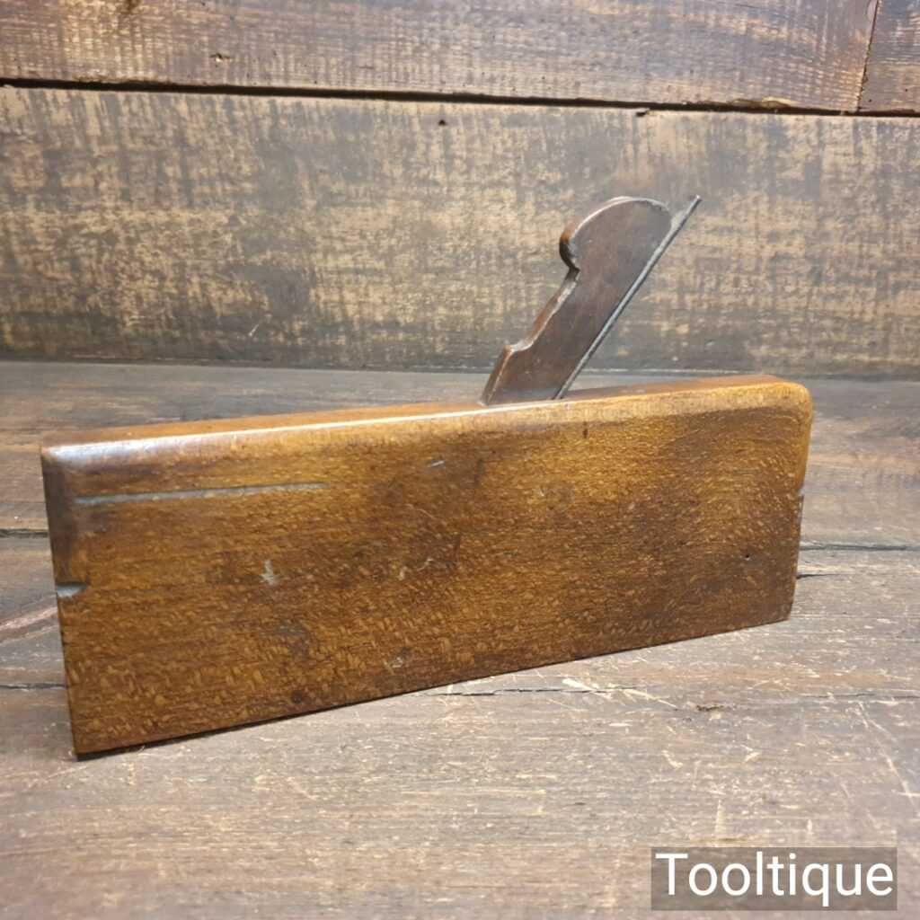 T22751 - Antique John Moseley & Sons No: 4 side bead beechwood moulding plane with boxwood insert, in good used condition