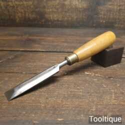 T22753 - Vintage W. Marples & Sons carpenter’s 3/4” bevel edge chisel with boxwood handle in good used condition, fully refurbished sharpened and honed ready for use.