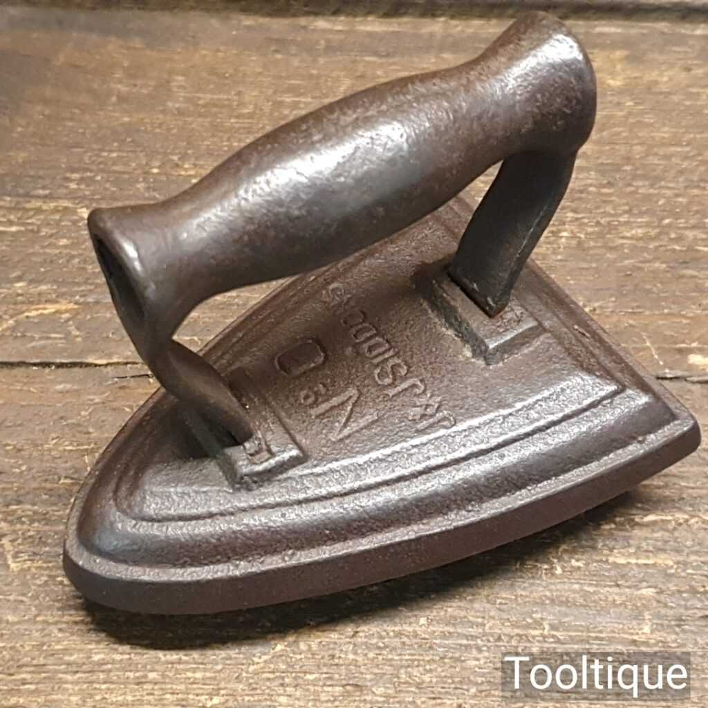 Antique J & J Siddons Wolverhampton Sad Iron No. 0 Convex Base - Good Condition