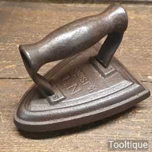Antique J & J Siddons Wolverhampton Sad Iron No. 0 Convex Base - Good Condition