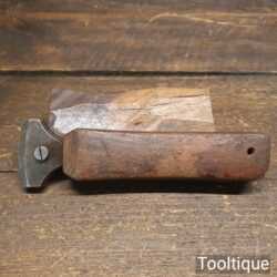 T23148 - Vintage George Barnsley & Sons shoemaker’s seat breaker with beechwood handle, in good used condition.