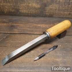Rare & Superb Antique Thomas Ibbotson & Co Carpenter’s 7/8” Cast Steel Mortice Chisel