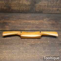 T24081 - Vintage beechwood spokeshave with 3” cutter, in good used condition and ready for use