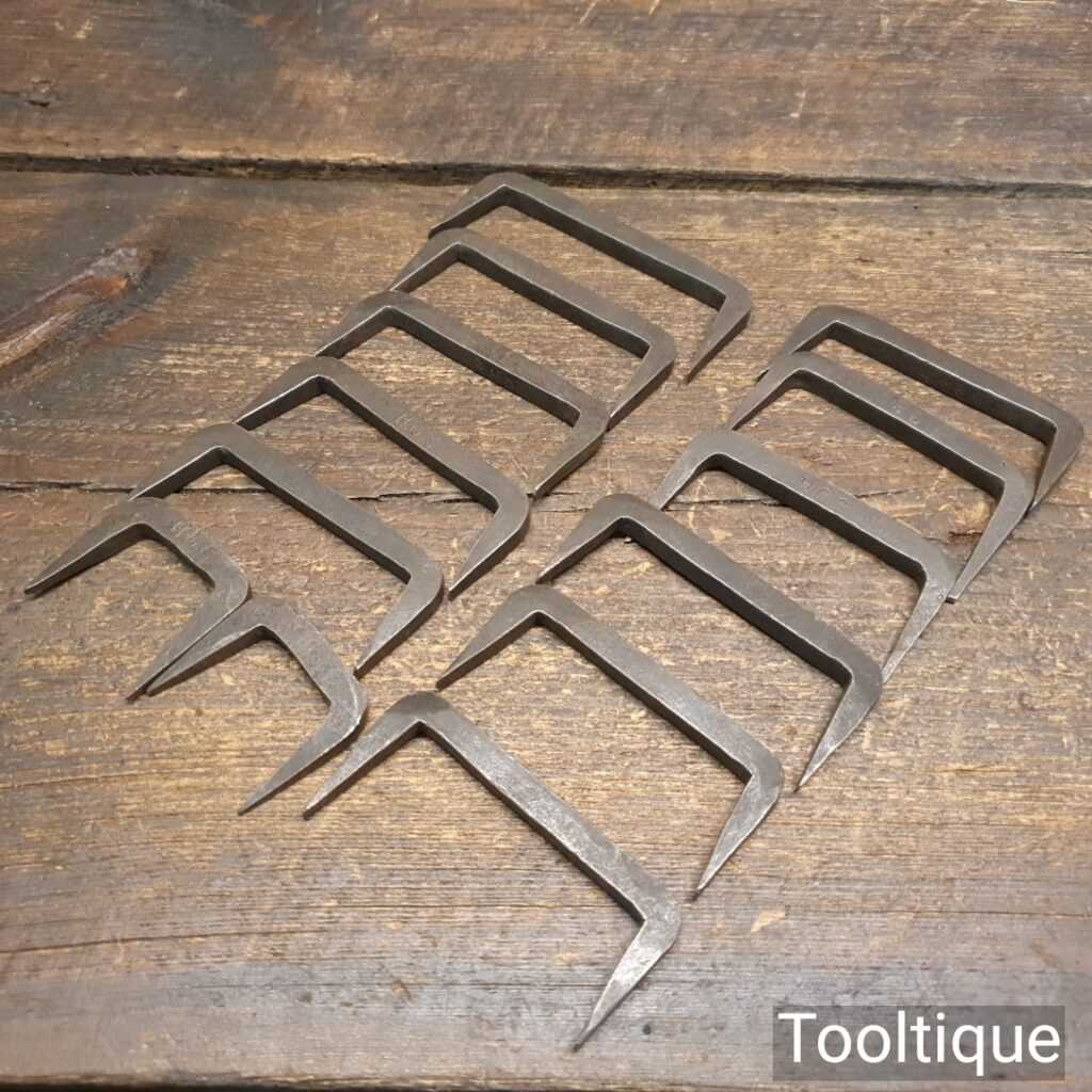 13 No: Vintage Good Quality Joiner's Dogs In Various Sizes - Good Condition