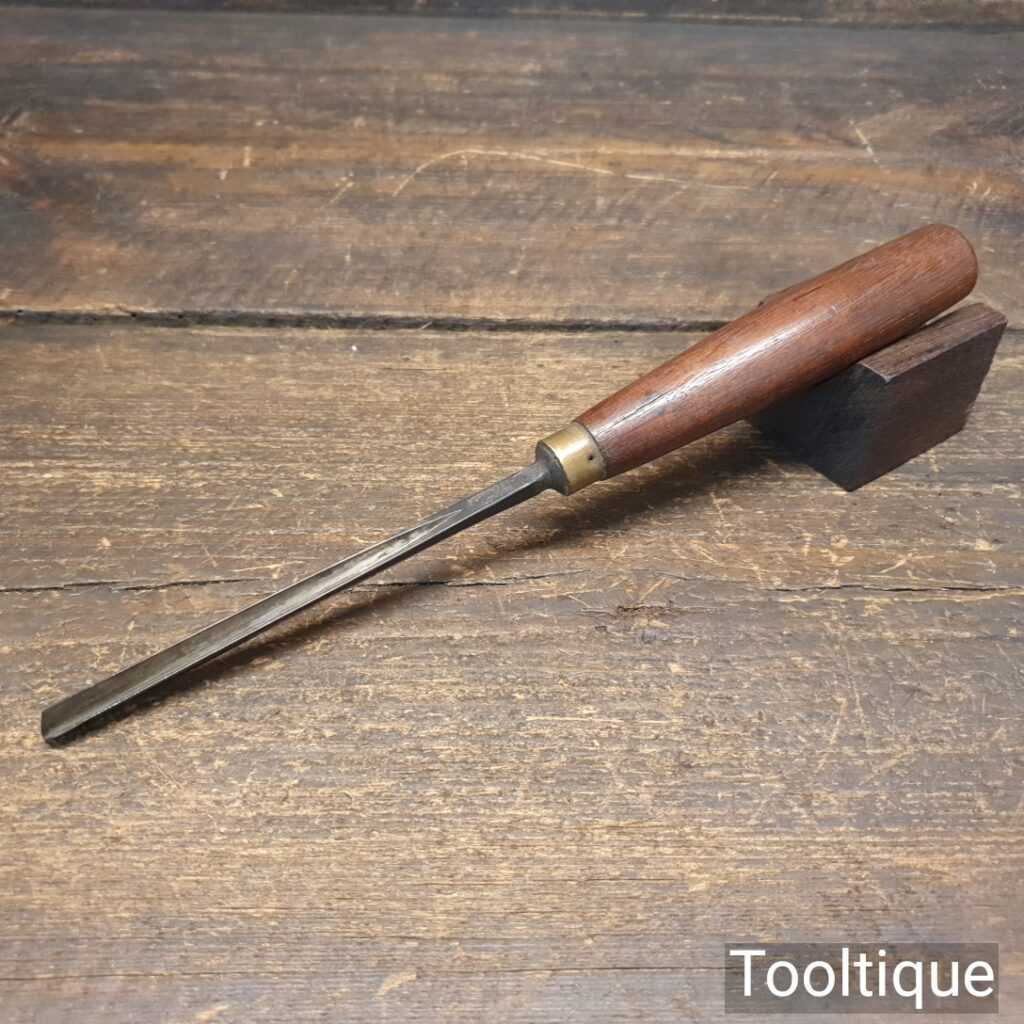 Vintage Herring Bros ⁹⁄₃₂” Straight Woodcarving V Parting Chisel