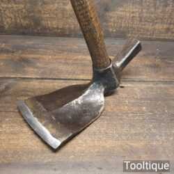 T25594 – Antique French hand forged adze with 90cm oak handle. Has a 5” cutting edge which is sharpened and honed. The handle is seated correctly and is tight to the adze head
