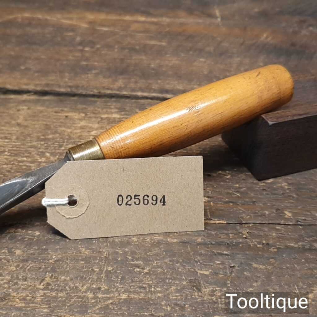 Vintage ¹⁷⁄₃₂” J.B. Addis & Sons No17 Woodcarving Curved Gouge Chisel