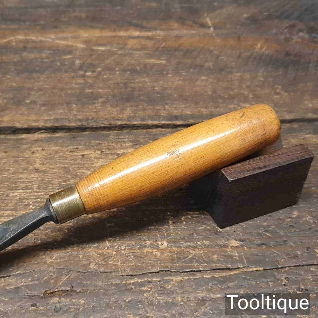Vintage ¹⁷⁄₃₂” J.B. Addis & Sons No17 Woodcarving Curved Gouge Chisel