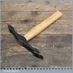 Bricklayers Scutch Or Stone Masons Chipping Hammer & Two Combs