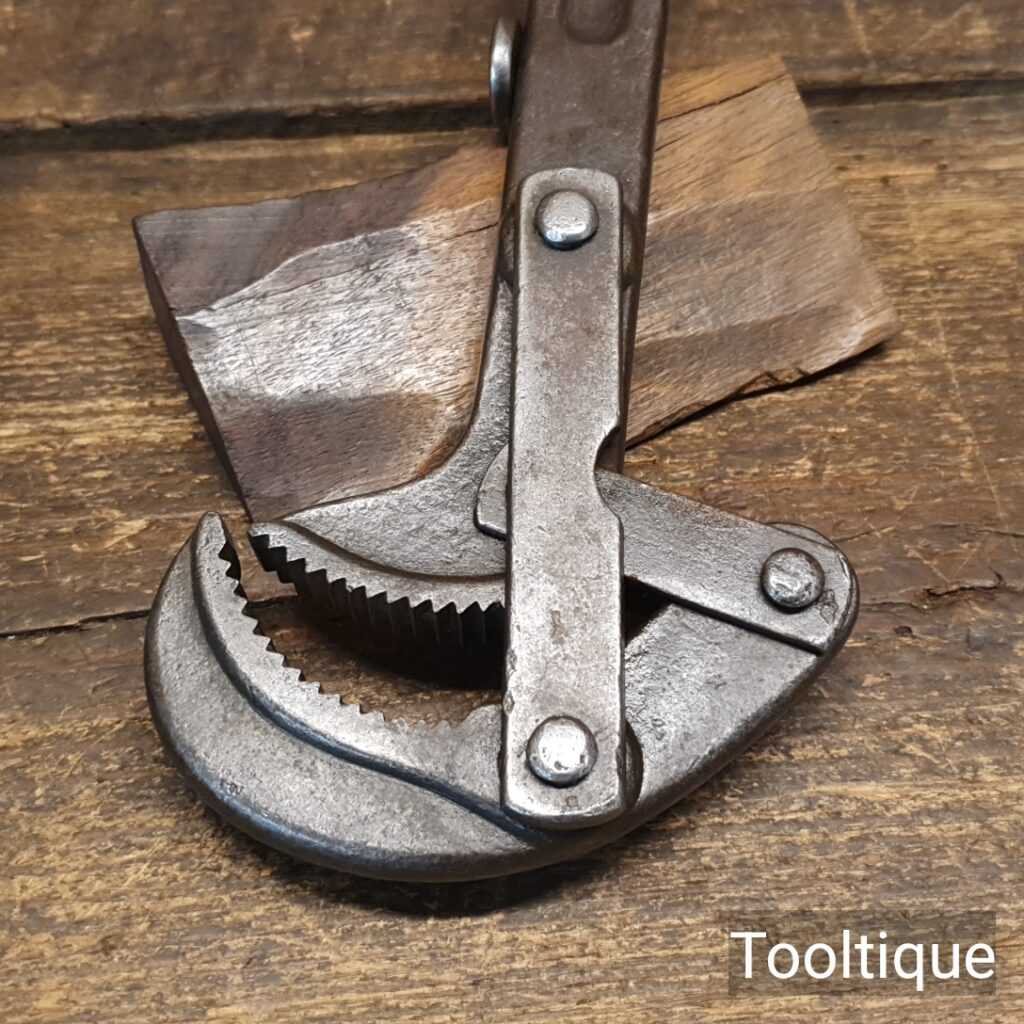 Vintage 10″ Cast Steel Radial ParrotNose Pipe Wrench Good Condition Tooltique