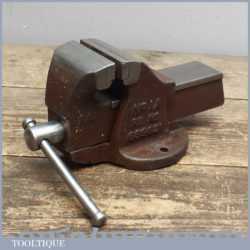 Vintage Old No: A1 engineering vice RD No: 689821 - Good Condition