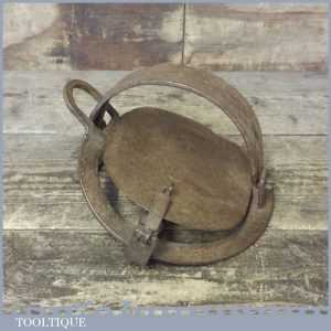 Antique 7” Round Gin Trap In Good Original Condition - Decorative