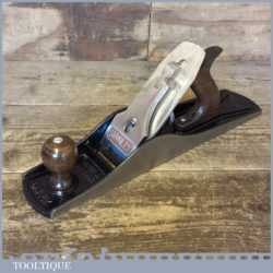 T3591 - Vintage Stanley No: 5 1/2 fore plane fully refurbished