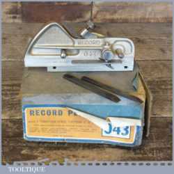 T3605 - Vintage Boxed Record No: 043 combination plough plane in good used condition