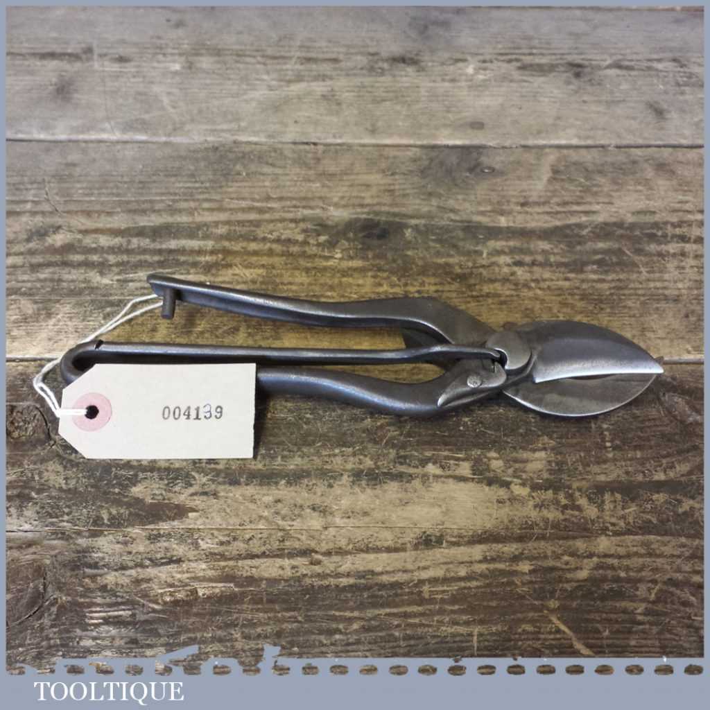Antique Gardeners Parrett Beak Secateurs - Unusual Cast Spring Design
