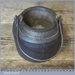 Vintage Clark & Co No: 3/0 Cast Iron Glue Pot - Good Condition