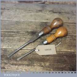 2 No: Vintage Wooden Handled Screwdrivers - Good Condition