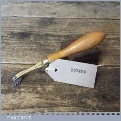 Vintage Leatherworking Pricking Wheel 7 ½ PPI Made In England - Good Condition