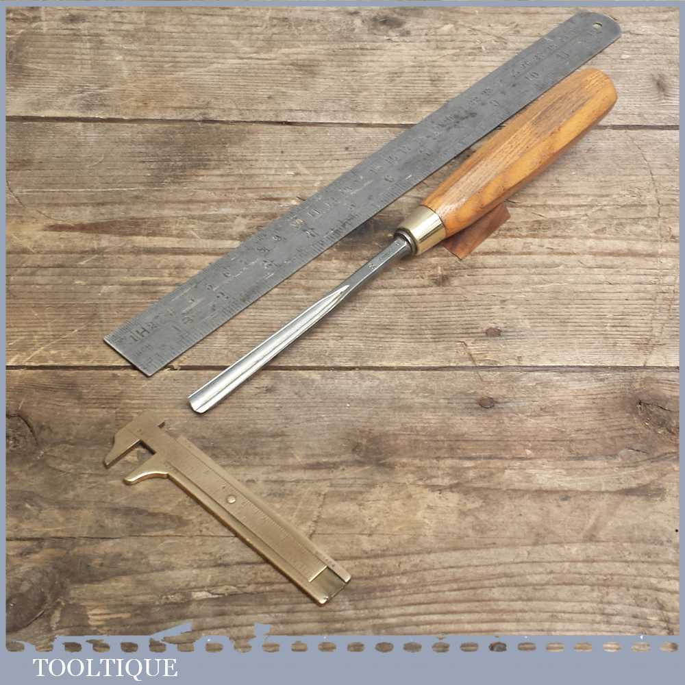 Vintage Forged Steel Carving Chisel by AURIOU (Lie Nielson)