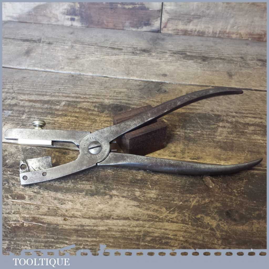 Vintage Ruger Haris Leatherworking Button Hole Cutter Pippin Punch Pliers