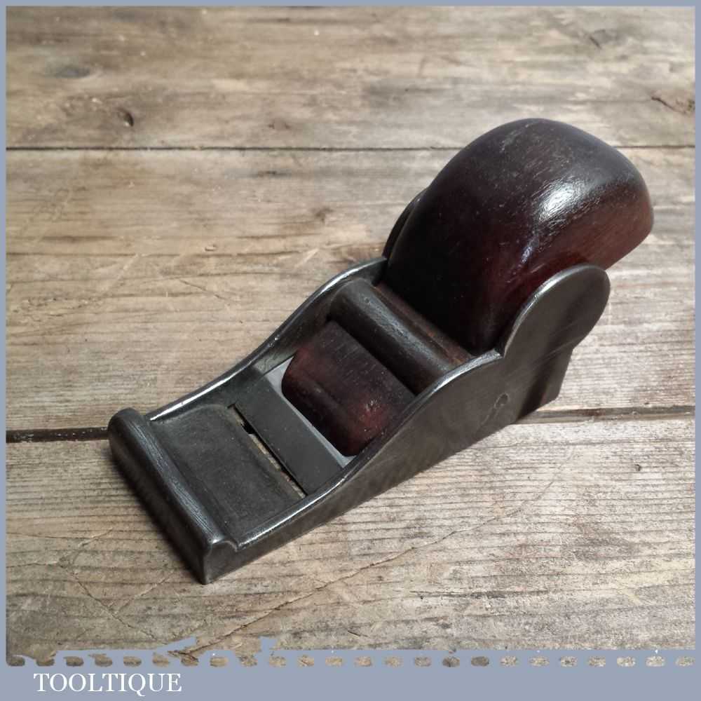Vintage Cast Iron Chariot Plane – Old Woodworkers tool