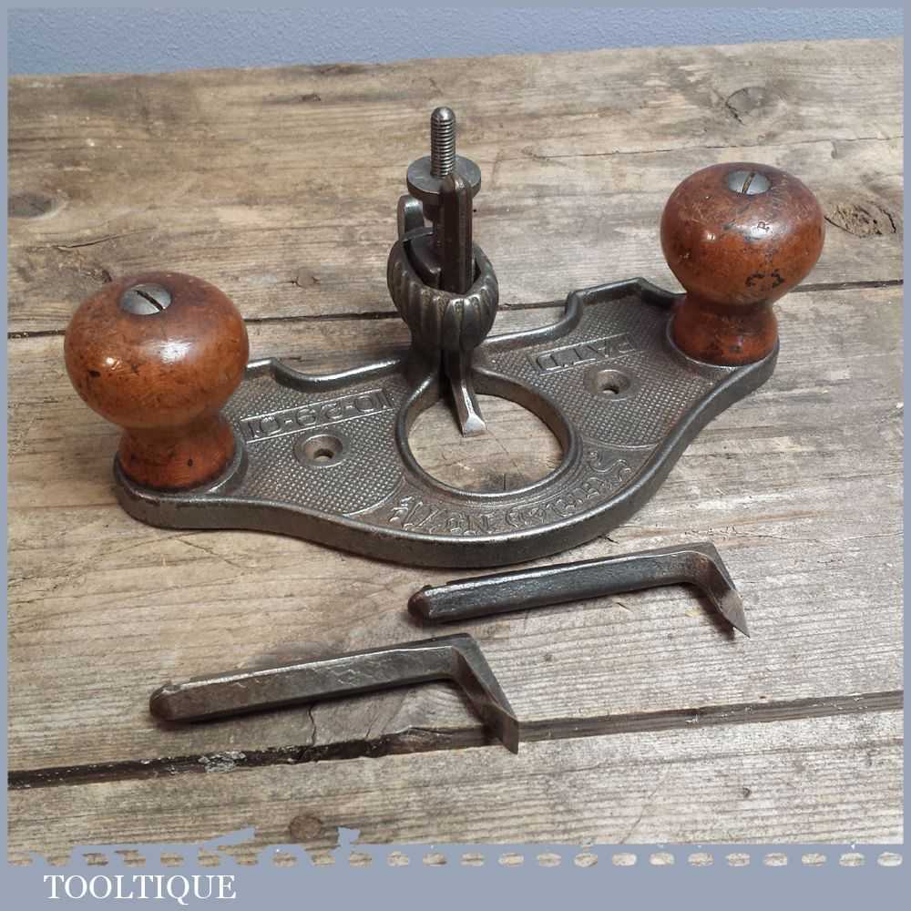 Stanley Rule & Level Co. No. 71 1/2, Router Plane with 3 Iron